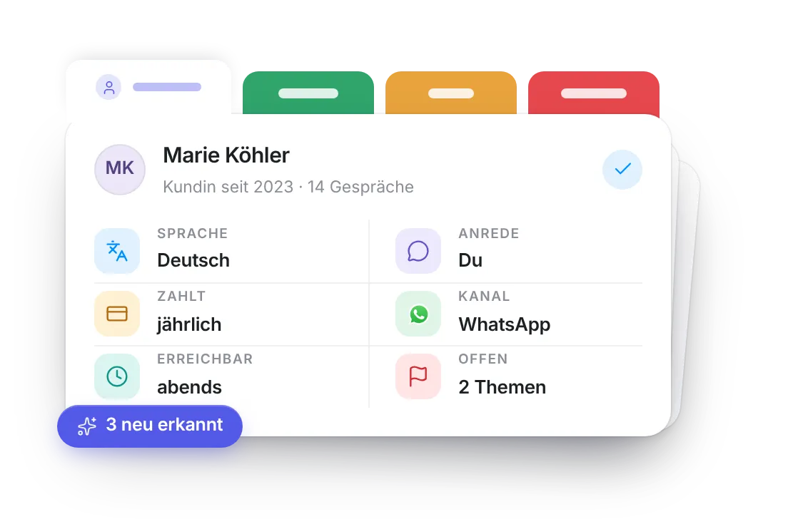 Kundenprofil von Marie Köhler mit Sprache, Anrede, Zahlweise, Kanal und offenen Themen — drei Merkmale neu erkannt.